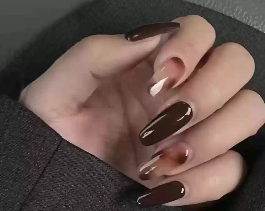 Achieve a Flawless Manicure: The Power of Dark Cover Base for Long-Lasting Nails